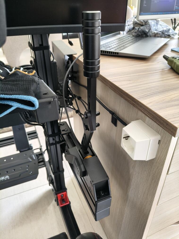 Buono ma adattatore scomodo