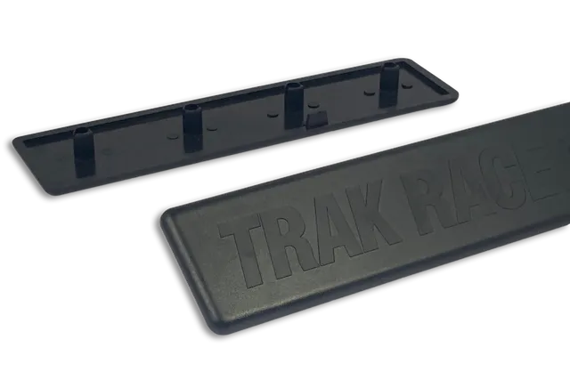 trak-racer-tappi-terminali-160x40mm-in-plastica-per-profilato-confezione-da-2 image 1