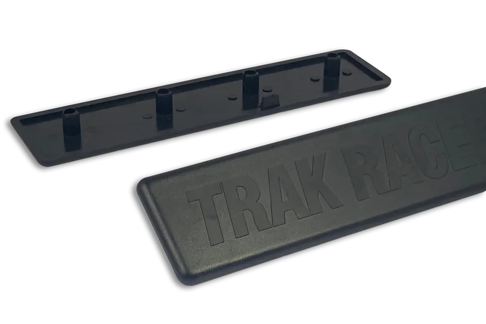 trak-racer-tappi-terminali-160x40mm-in-plastica-per-profilato-confezione-da-2 image 1